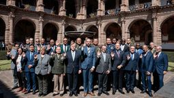 altText(Uruguay, junto a representantes de 33 países de América, suscribió en Cusco declaración sobre defensa)}