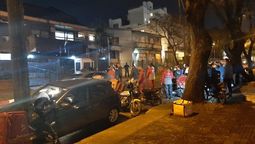 altText(Un grupo reducido de activistas se reunió frente a la embajada de Cuba)}