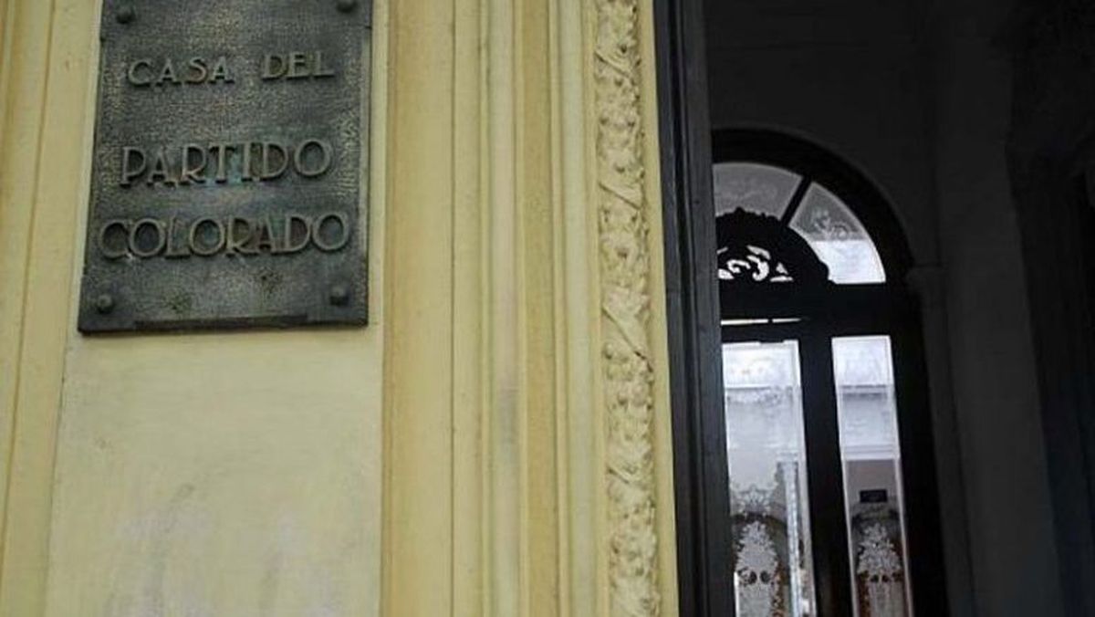 Partido Colorado aprobó candidatura de Laura Raffo a la IM
