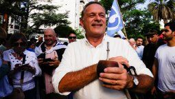 altText(Este lunes los blancos discuten la posible renuncia de Álvaro Delgado al Senado)}