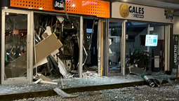 altText(Explotaron un cajero automático y la Policía detuvo a tres delincuentes)}