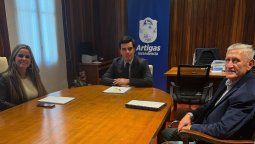altText(Persecución política en Artigas: cesan a decenas de funcionarios 