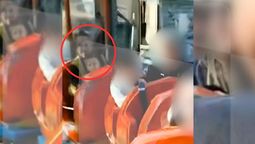 altText(Accidente en el Parque Rodó: imágenes confirman que el niño iba en la falda del padre)}