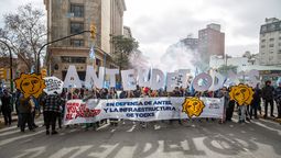 altText(Mesa de Entes reclama urgente reunión con Lacalle Pou)}