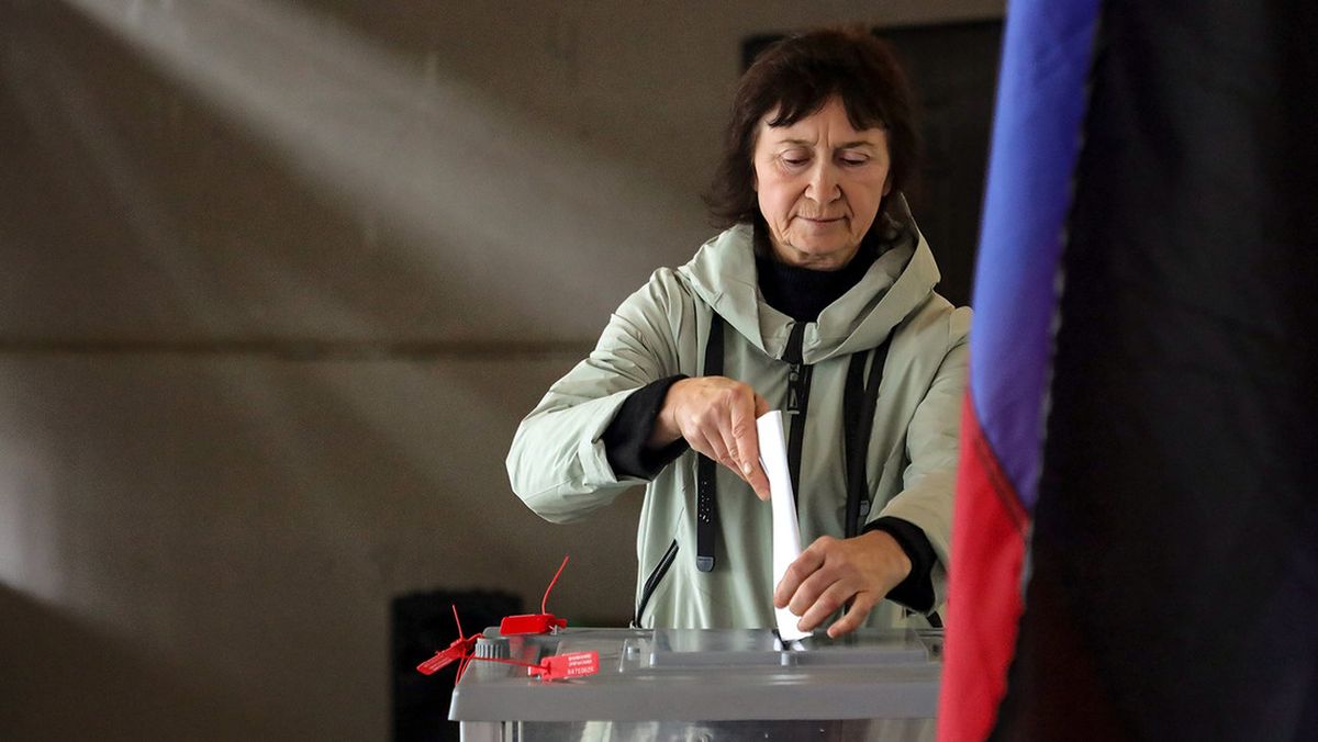 Las votaciones en los colegios electorales de la República Popular de Lugansk y las regiones de Jersón y Zaporiyia acabaron este 27 de septiembre.