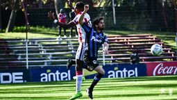 altText(River le dio vuelta el partido a Liverpool)}