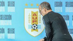 altText(El exarquero Carlos Nicola abandona la AUF por diferencias con Bielsa)}