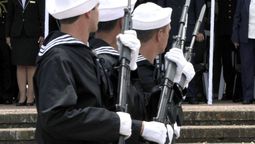 altText(“Comentarios desafortunados” habrían causado la sanción a jefe de la Armada)}