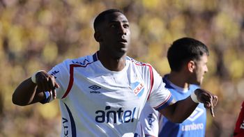 Nacional: Viera define quien acompaña a Silvera en lugar del suspendido Gómez