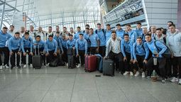 altText(Uruguay partió rumbo al Mundial sub 20)}