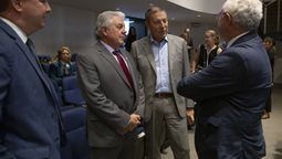 altText(¿Cómo ven las empresas de EEUU el clima de negocios en Uruguay?)}