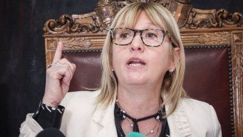 La ministra de Salud Pública, Cristina Lustemberg.