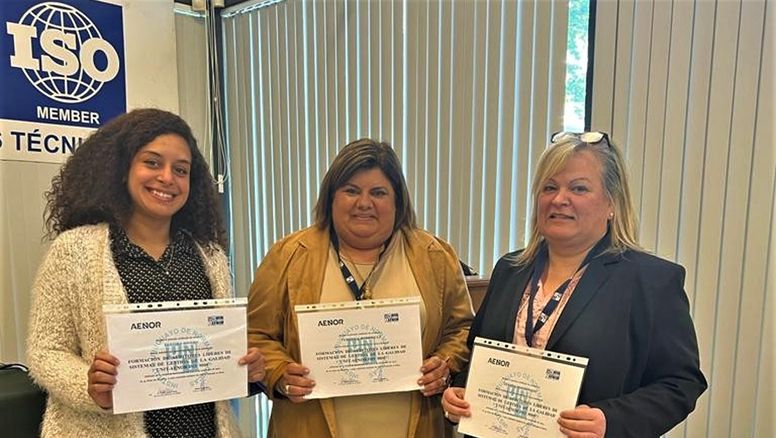 Funcionarias de Caedot reciben diplomas de calidad