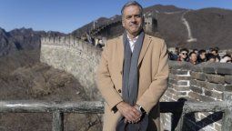 altText(Orsi visitó este lunes la Gran Muralla en la previa al encuentro con Xi Jinping)}