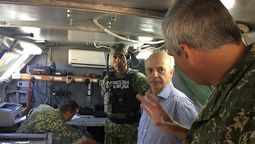 altText(Ministro de Defensa niega malestar en la Armada)}