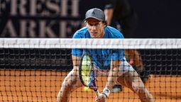 altText(Diego Forlán debutó como tenista profesional)}