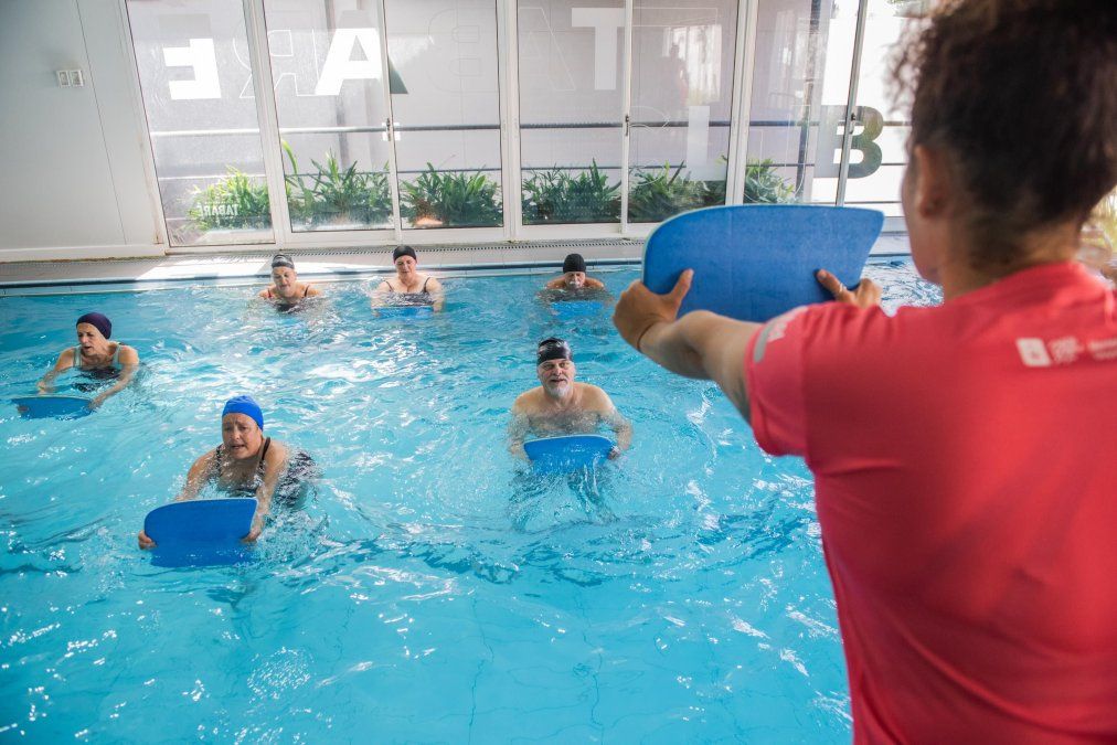 Hidrogimnasia para personas mayores.