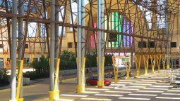 altText(Inauguran Espacio Modelo: un parque público techado)}