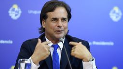 altText(Lacalle Pou enfrenta el momento más duro del año)}