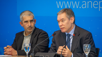 Pablo Caggiani y Martín Vallcorba anunciando nuevas obras para la ANEP.