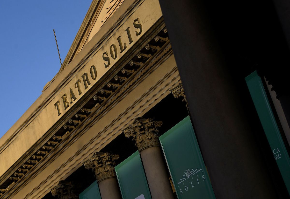 El Teatro Solís incorpora chalecos vibratorios.