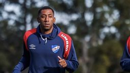 altText(Se viene el debut de Carneiro con la camiseta de Nacional)}