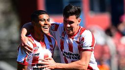 altText(River Plate se mantiene firme en la senda del triunfo)}