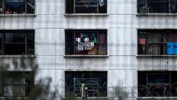 altText(Prisión femenina: mujer, madre y pobre en los ojos de la LUC)}