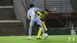 altText(Peñarol rompió la racha, le ganó a Torque y sube en las dos tablas)}