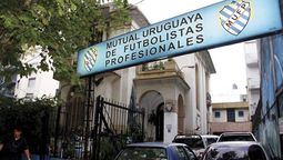 altText(Etulain dejó de ser el presidente del gremio de futbolistas profesionales)}