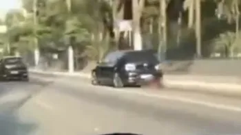 Mujer de 31 años fue atropellada y arrastrada por la avenida por su exnovio.