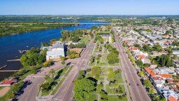 altText(Alerta en ciudad de Mercedes por crecimiento del Río Negro)}