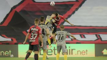 Peñarol perdió con Paranaense en Brasil y quedó eliminado