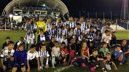 altText(Cerro Largo se quedó con el invicto de Fénix)}