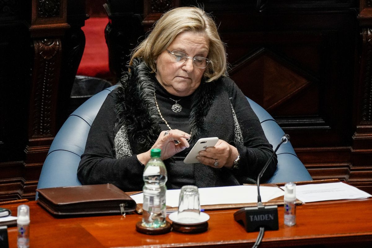 En la foto: Graciela Bianchi en la Cámara de Senadores del Palacio Legislativo en Montevideo. 
