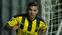 altText(Colecta por Leo Fernández y Terans define si llega a Peñarol)}