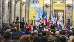altText(Carolina Cosse inauguró el congreso de fuerzas de izquierda y progresistas del continente)}