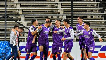 Defensor Sporting remontó y se obtuvo su primer triunfo en el Clausura