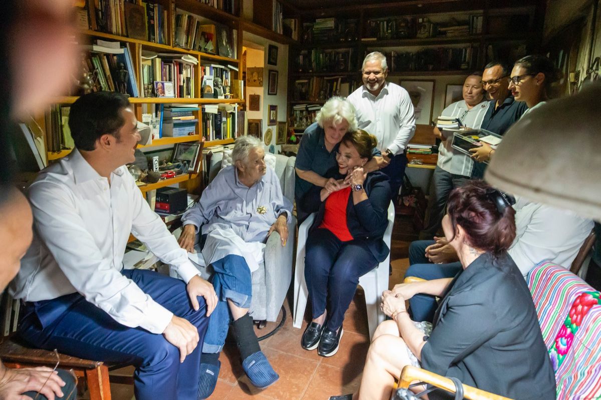 Xiomara Castró visitó a Mujica y a Topolansky.