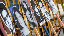 altText(Familiares y Crysol: gobierno «marketinero» y «cómplice»)}