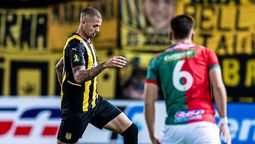 altText(Ganó Peñarol y quedó como único puntero del Apertura)}