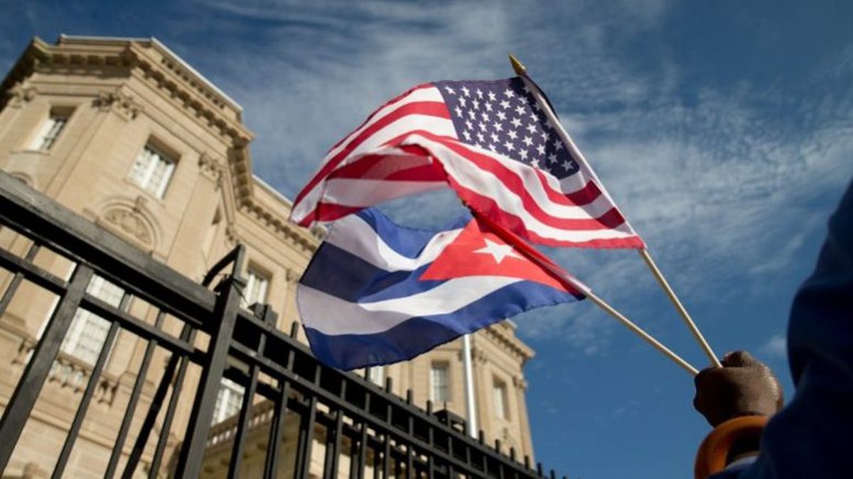 Cuba recibe con cautela la decisión de EEUU.