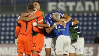 Con un gol en el cuarto minuto de descuento, Juventud avanzó en la Libertadores.