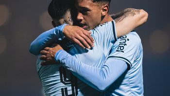 Tres equipos lideran la Segunda División que tiene un descenso al rojo vivo