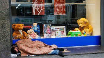 En mi país qué tristeza, la pobreza, el rencor