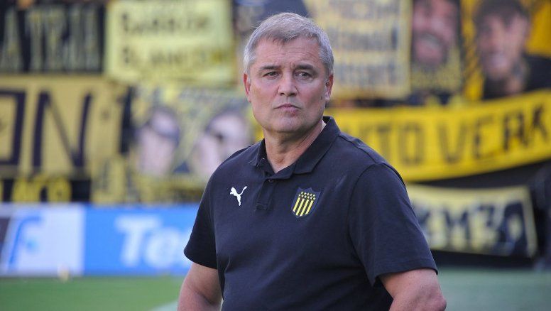 Diego Aguirre tiene confirmado los 11 de Peñarol para enfrentar a The Strongest