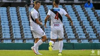 Danubio lucha por su vida goleando a Boston River