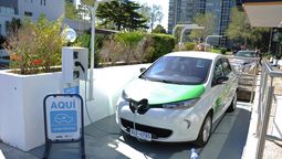 altText(Gobierno decidió gravar con Imesi los vehículos eléctricos según su costo de importación)}