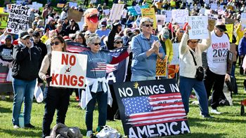 No Kings: ¿Quiénes organizaron la mayor movilización en la historia de EEUU?