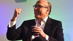 altText(Última encuesta de Equipos reflejó ventaja de Martínez de cara al balotaje con Lacalle Pou)}